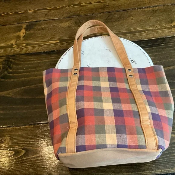 Longaberger Pink and Purple Tote Bag with Structured Design like new condition. - Picture 4 of 9